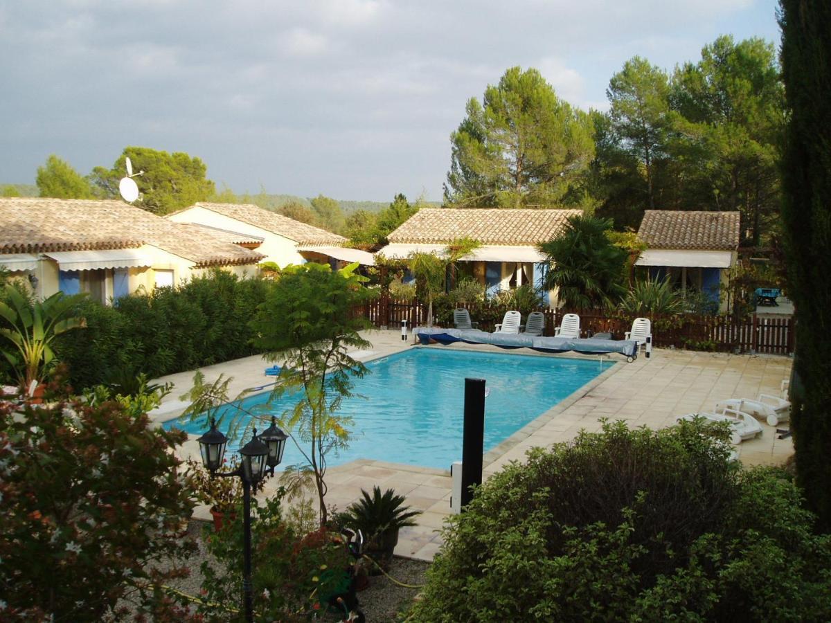Les Glycines Villa Figanieres Room photo
